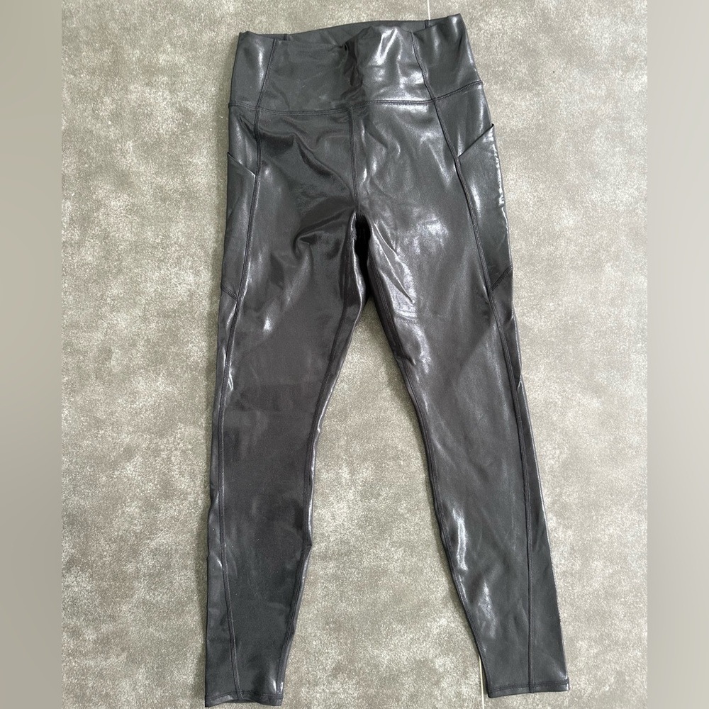 High shine fabletics leggings